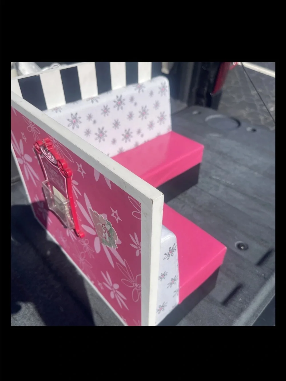 American Girl Doll A Day at the Cafe .Bench Only Pink and Black Corner Banquett